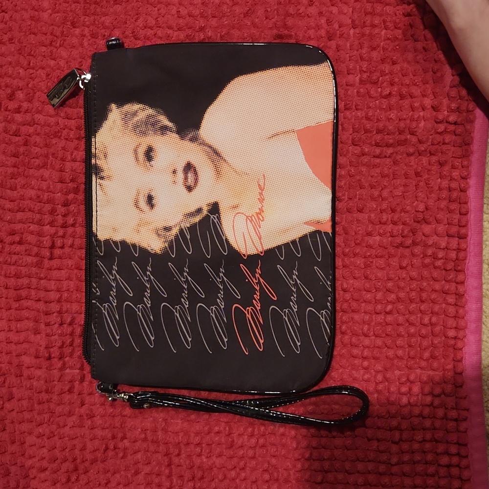 Marilyn Monroe large wristlet